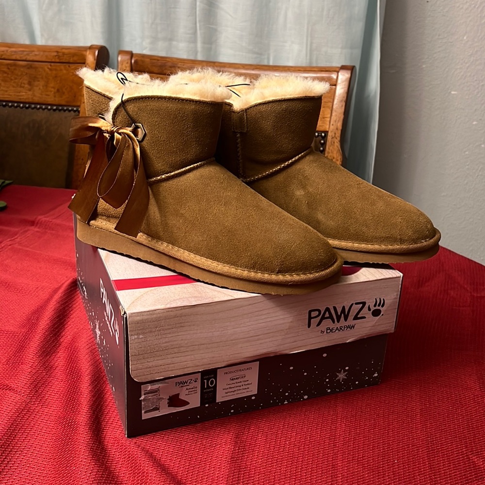 Pawz boots by Bearpaw
